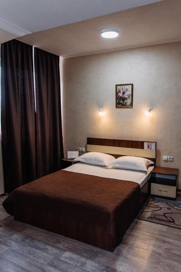 Hotel Гостинний Двір "Марія" Kropywnycki Zewnętrze zdjęcie