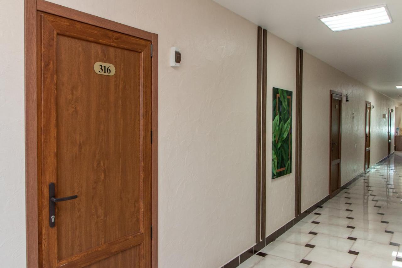 Hotel Гостинний Двір "Марія" Kropywnycki Zewnętrze zdjęcie
