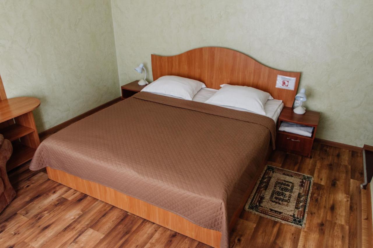 Hotel Гостинний Двір "Марія" Kropywnycki Zewnętrze zdjęcie
