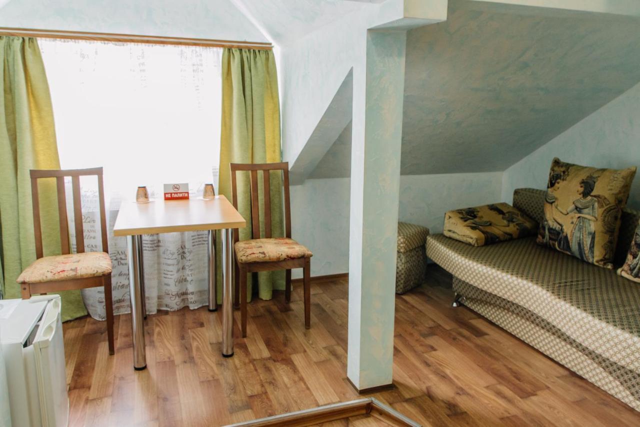 Hotel Гостинний Двір "Марія" Kropywnycki Zewnętrze zdjęcie