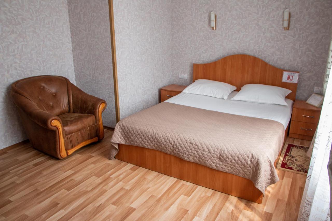Hotel Гостинний Двір "Марія" Kropywnycki Zewnętrze zdjęcie