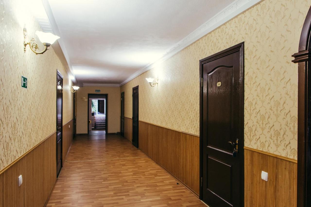 Hotel Гостинний Двір "Марія" Kropywnycki Zewnętrze zdjęcie