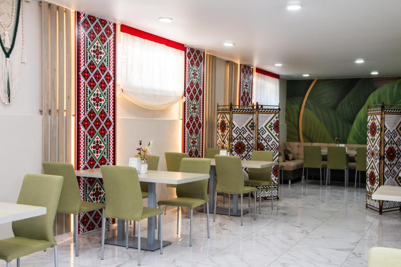 Hotel Гостинний Двір "Марія" Kropywnycki Zewnętrze zdjęcie